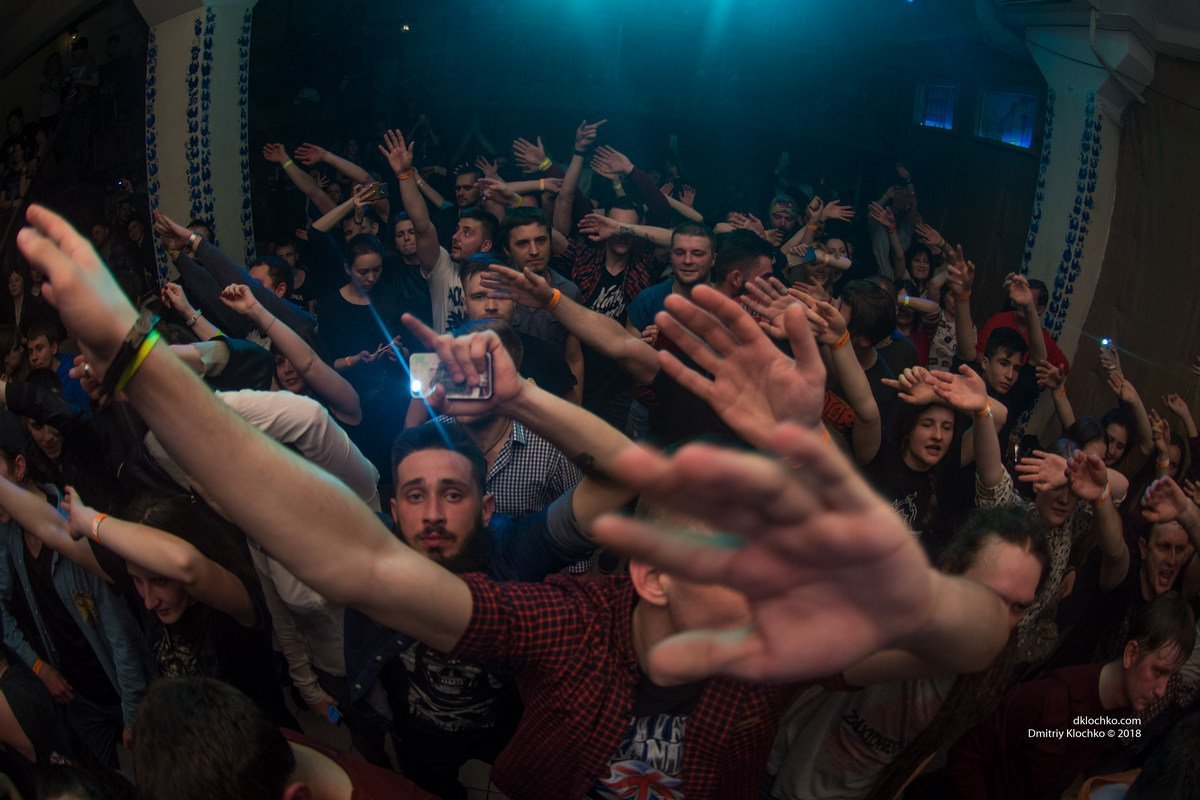 В пабе собрался аншлаг В пабе собрался аншлаг