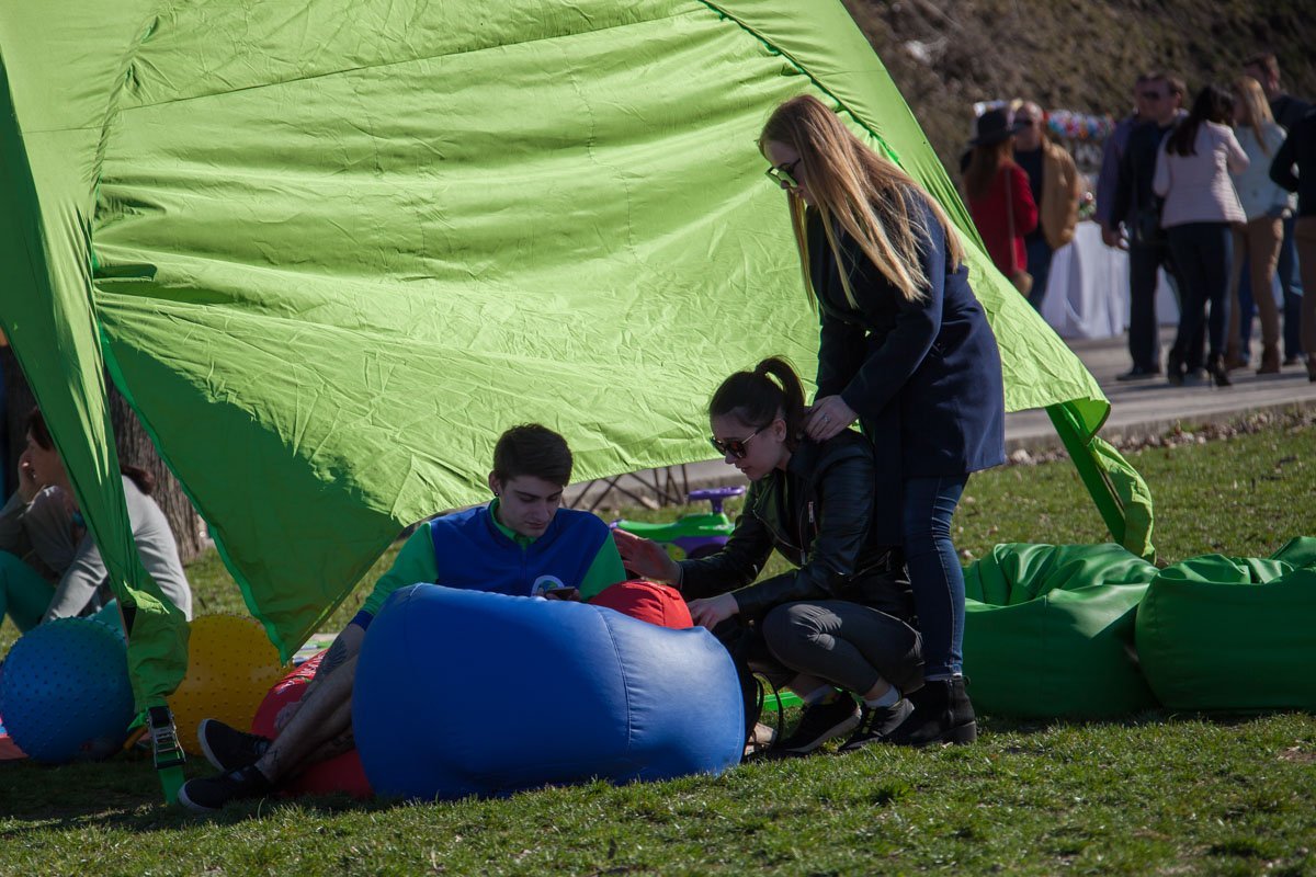 Настало время для посиделок в траве Настало время для посиделок в траве