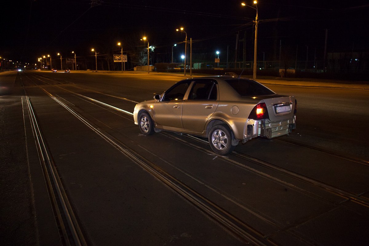 ДТП произошло на трамвайных путях