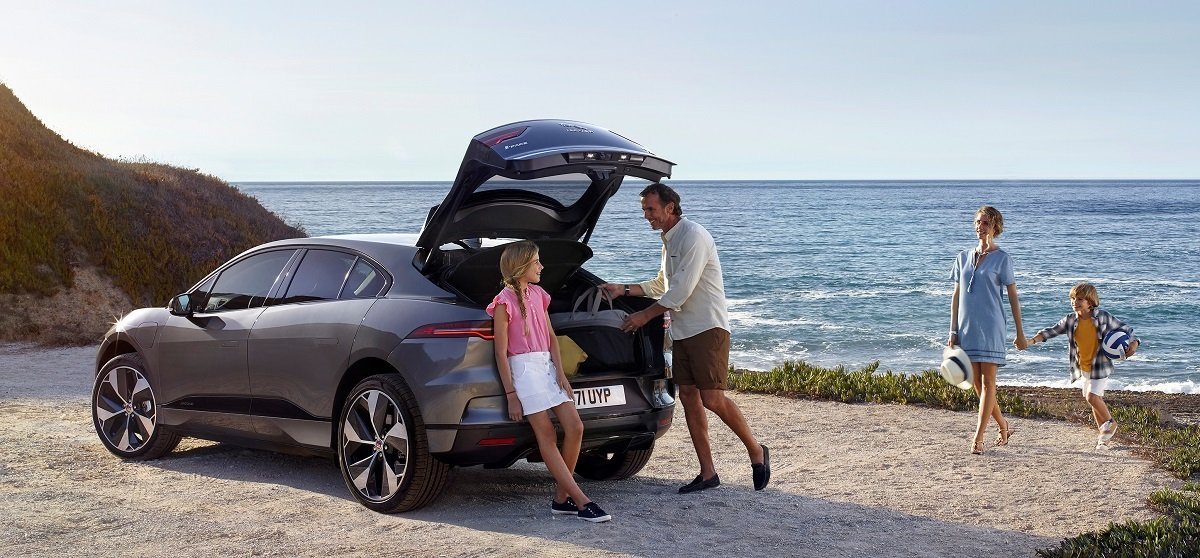 Jaguar электрифицирует Украину 3