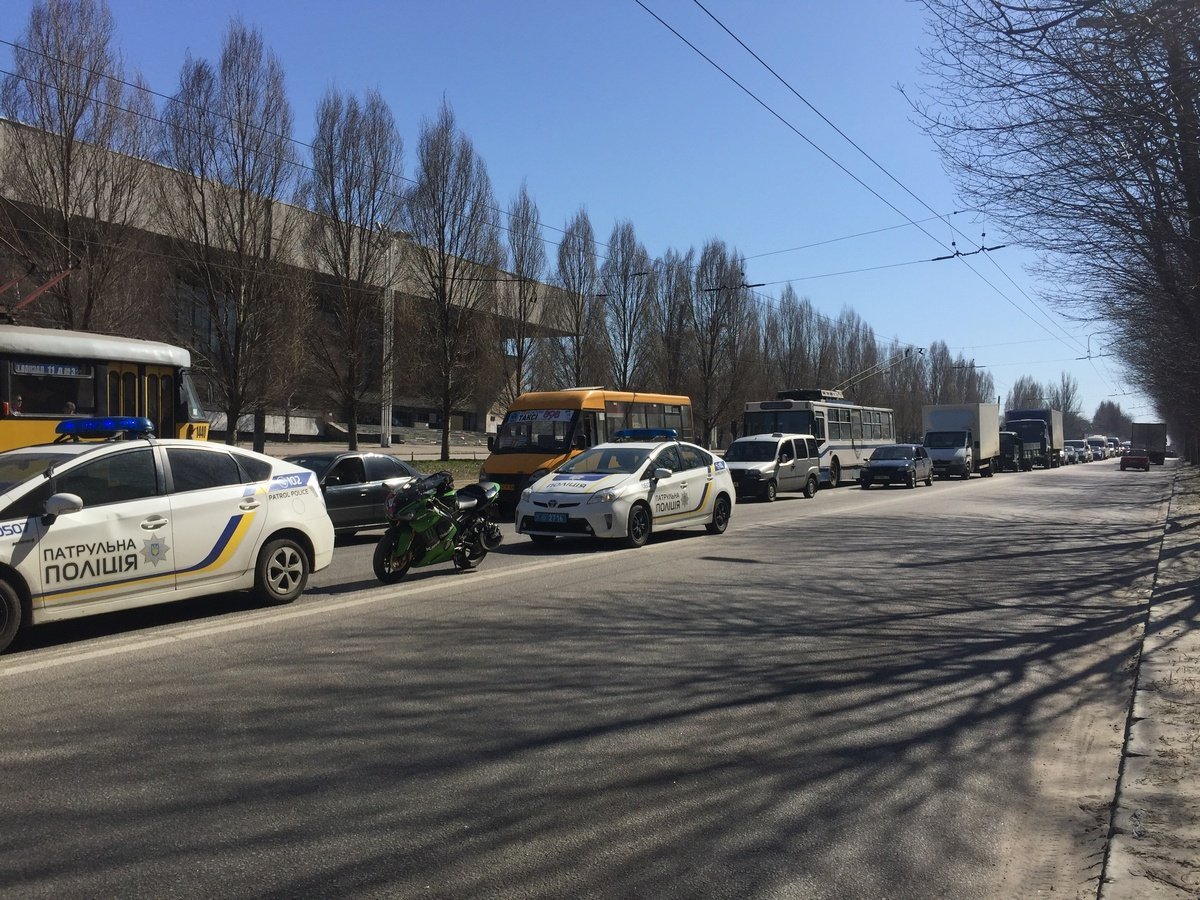 На месте ДТП образовалась пробка На месте ДТП образовалась пробка