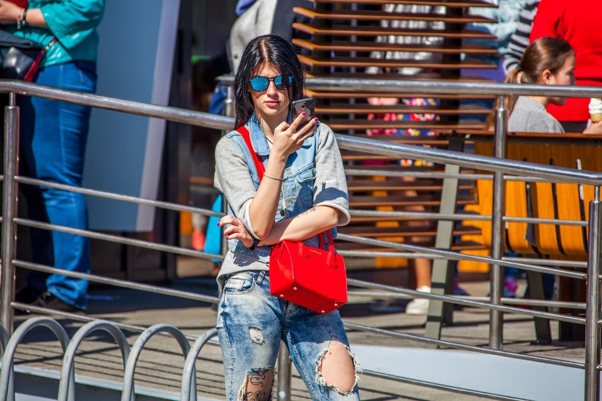 О-о-о-о-о-очень рваные джинсы О-о-о-о-о-очень рваные джинсы