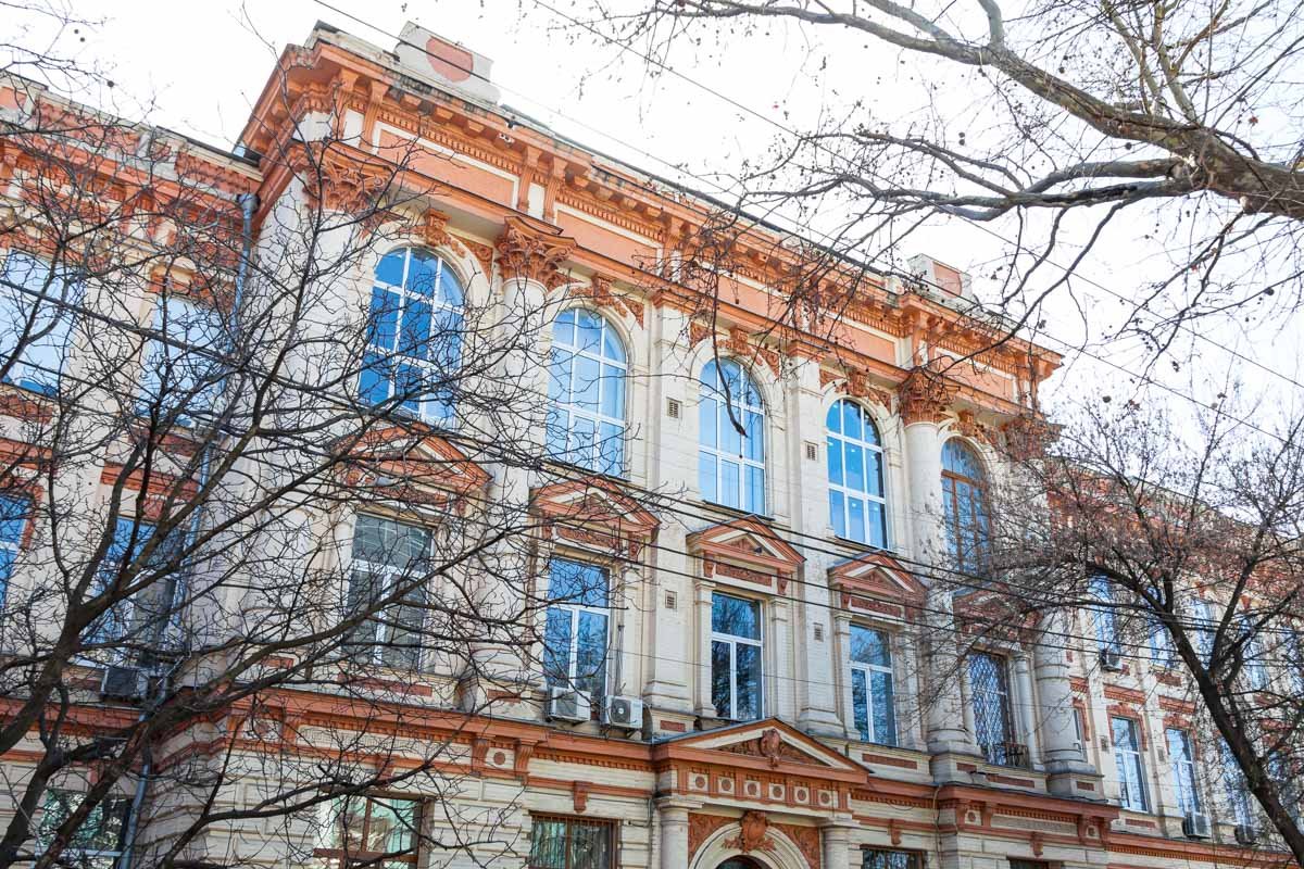 Проект здания был выполнен городским архитектором Дмитрием Скоробогатовым Проект здания был выполнен городским архитектором Дмитрием Скоробогатовым