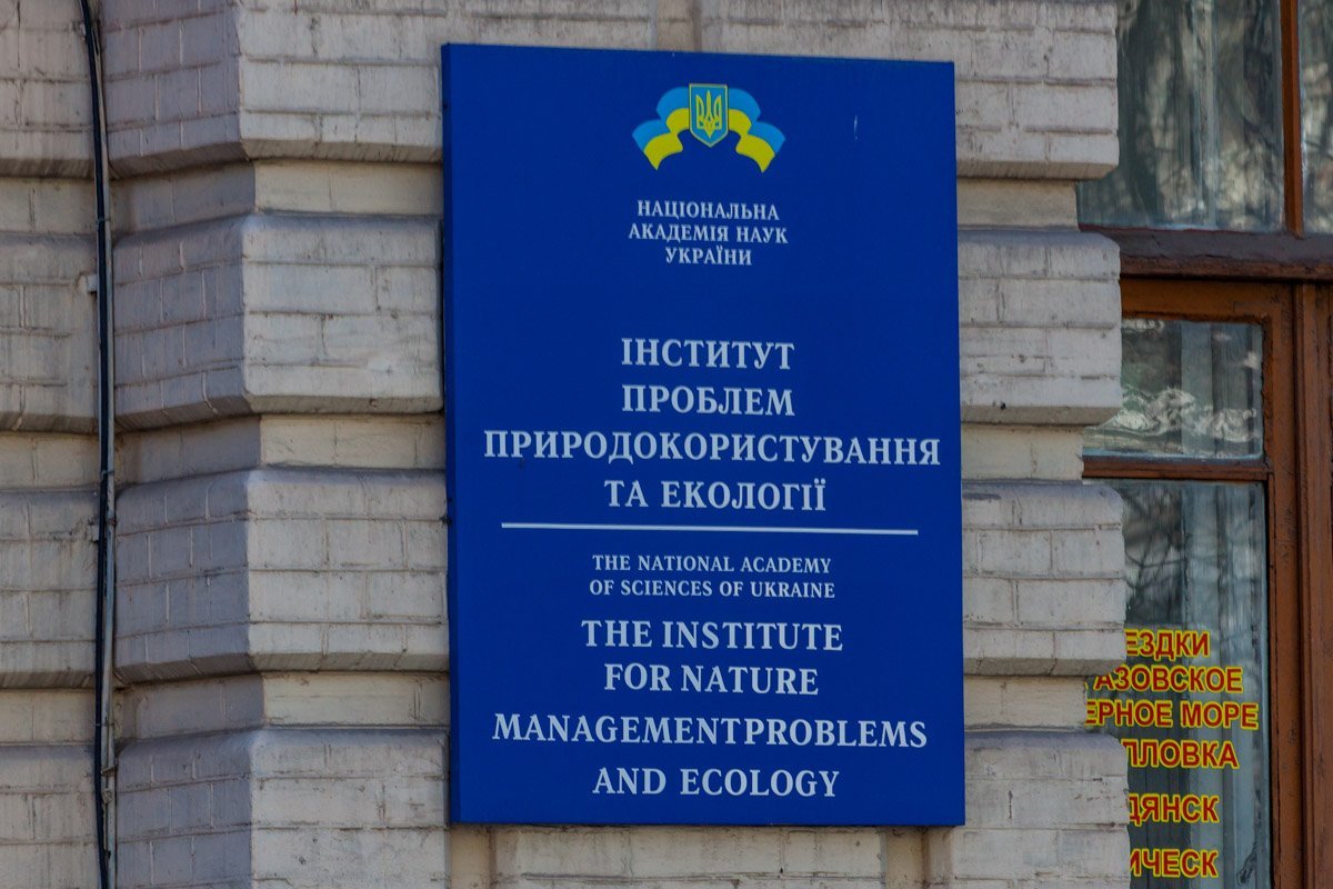 Призвание сооружения - обучать и дарить знания сотням студентов Призвание сооружения - обучать и дарить знания сотням студентов