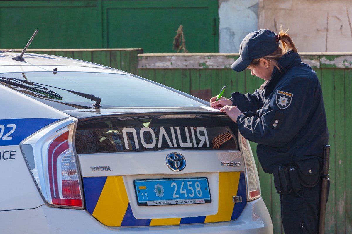 На месте ДТП работают сотрудники патрульной полиции На месте ДТП работают сотрудники патрульной полиции