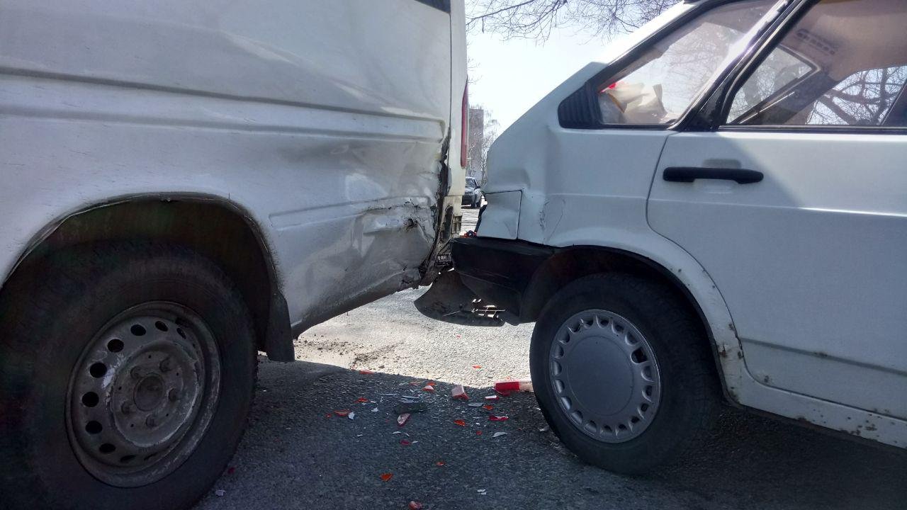 У водителей обоих автомобилей разногласия по поводу случившегося