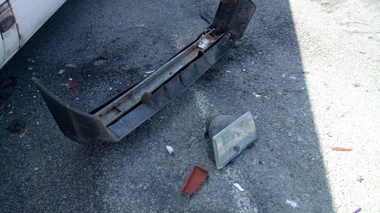 ВАЗ "потерял" передний бампер и фару