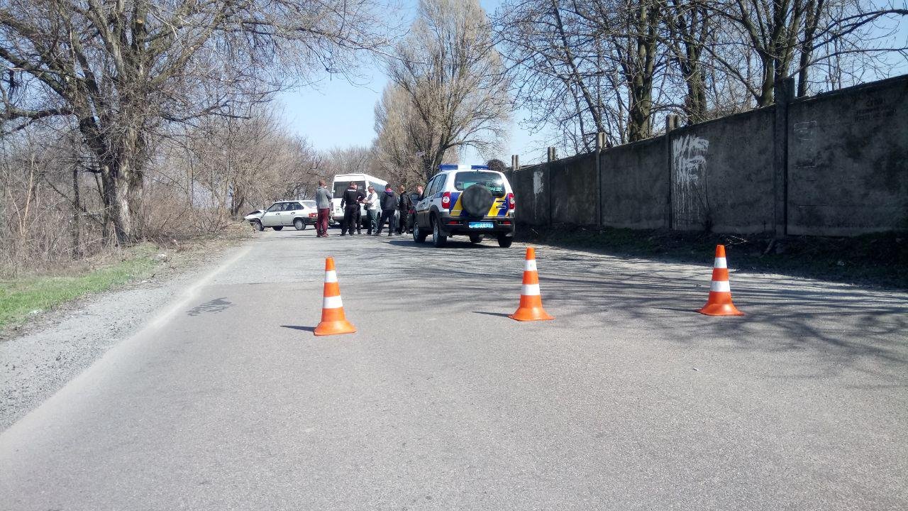 На месте работает полиция, участок дороги перекрыт