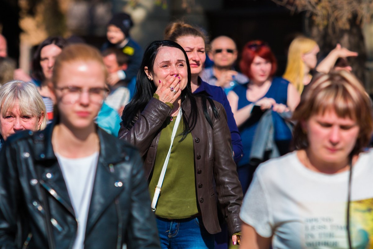 Мамы призывников не могли сдержать слез Мамы призывников не могли сдержать слез