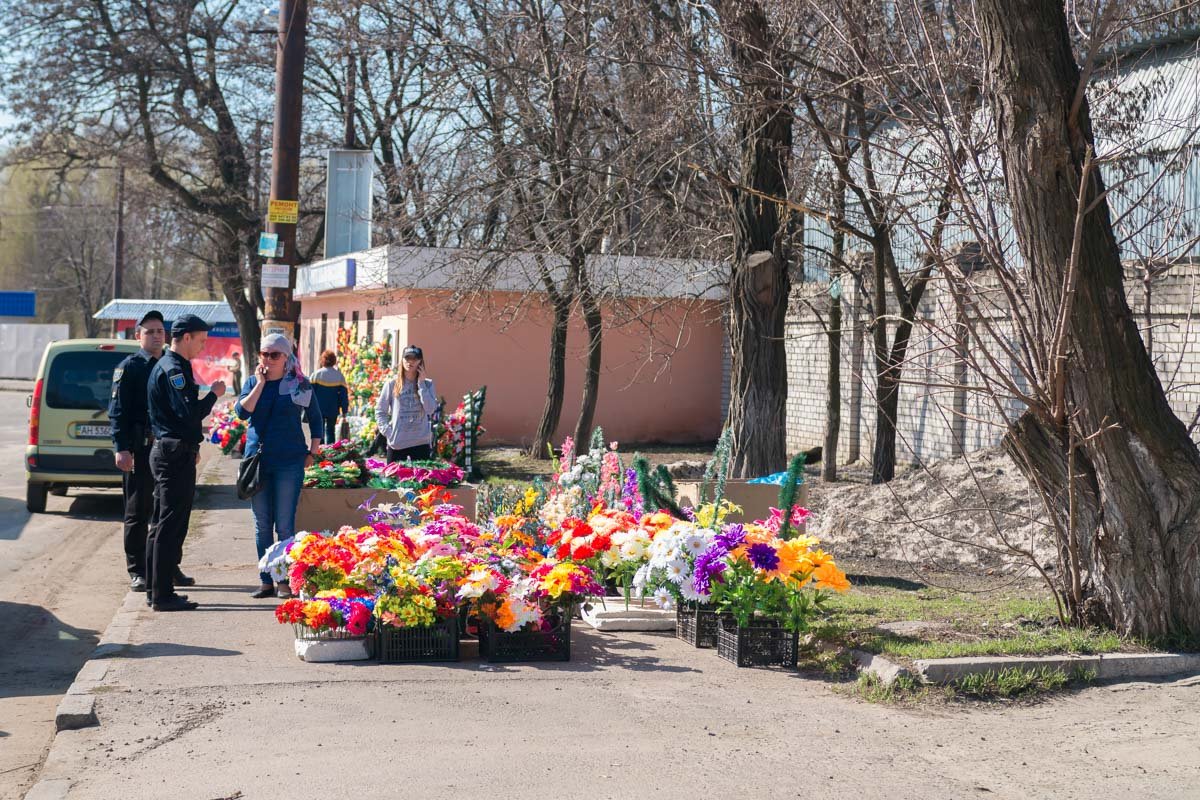 На Богдана Хмельницкого расположились несколько точек незаконной торговли