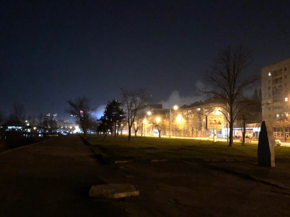 Весь город наблюдает за пожаром в центре Днепра