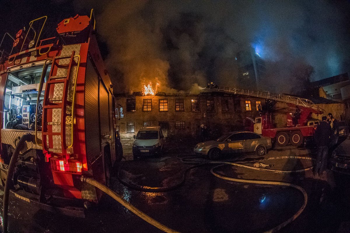 Локализация пожара заняла более трех часов