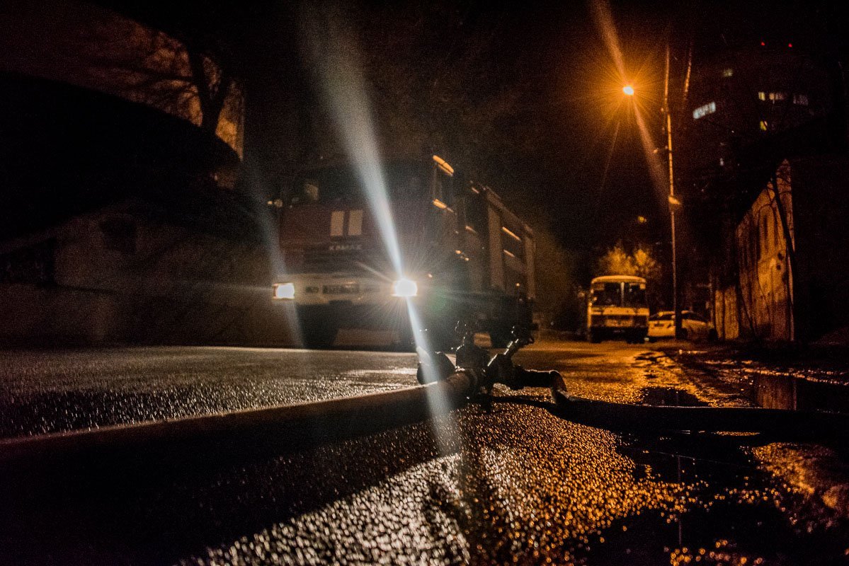 Локализовать очаг возгорания удалось в 23:25