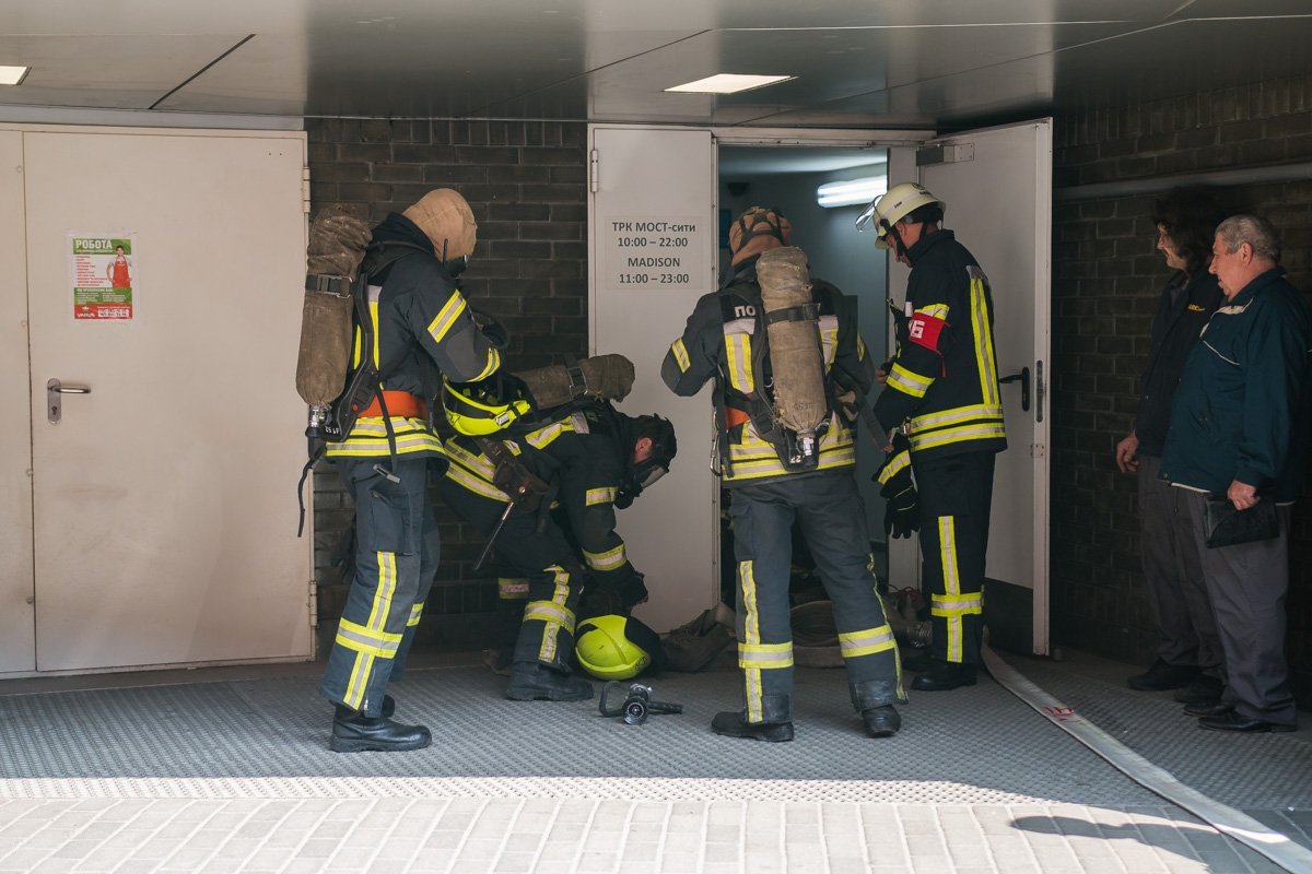 Некоторых "пострадавших" пришлось выносить на руках Некоторых "пострадавших" пришлось выносить на руках