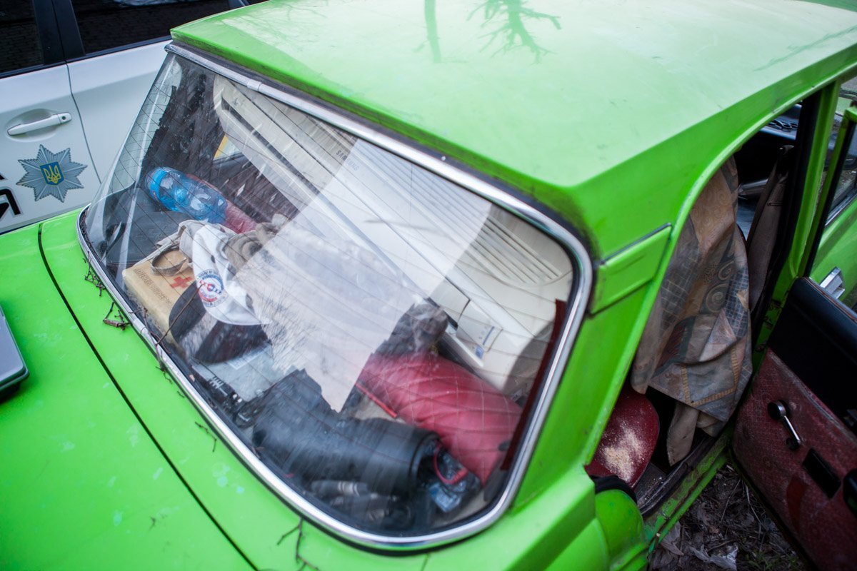 Машина забита награбленным Машина забита награбленным