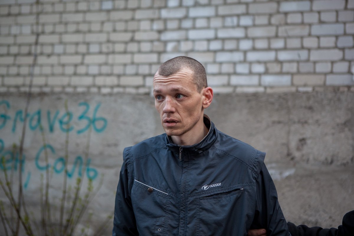 Один из задержанных грабителей Один из задержанных грабителей