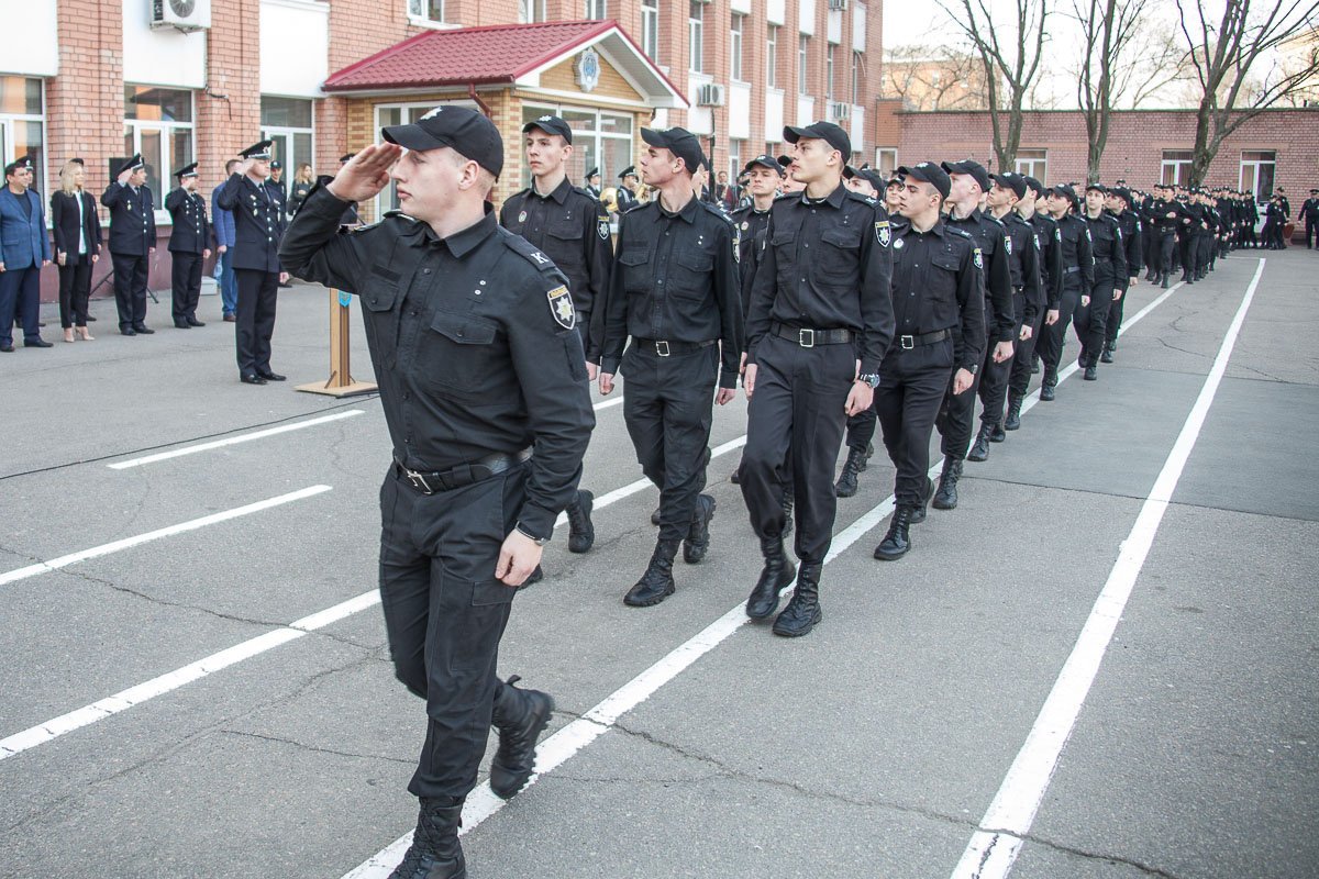 Патрульная полиция постоянно нуждается в новых сотрудниках Патрульная полиция постоянно нуждается в новых сотрудниках