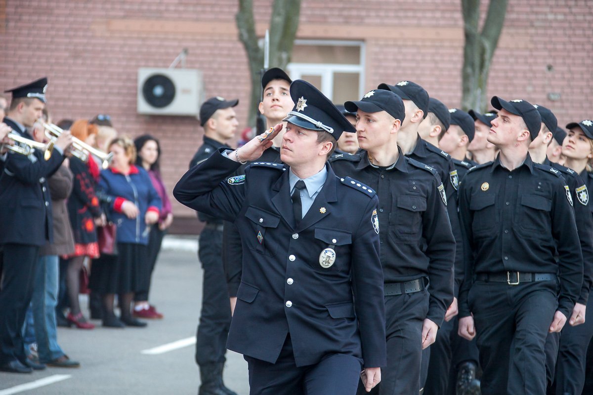 На данный момент недобор составляет около 100 человек На данный момент недобор составляет около 100 человек