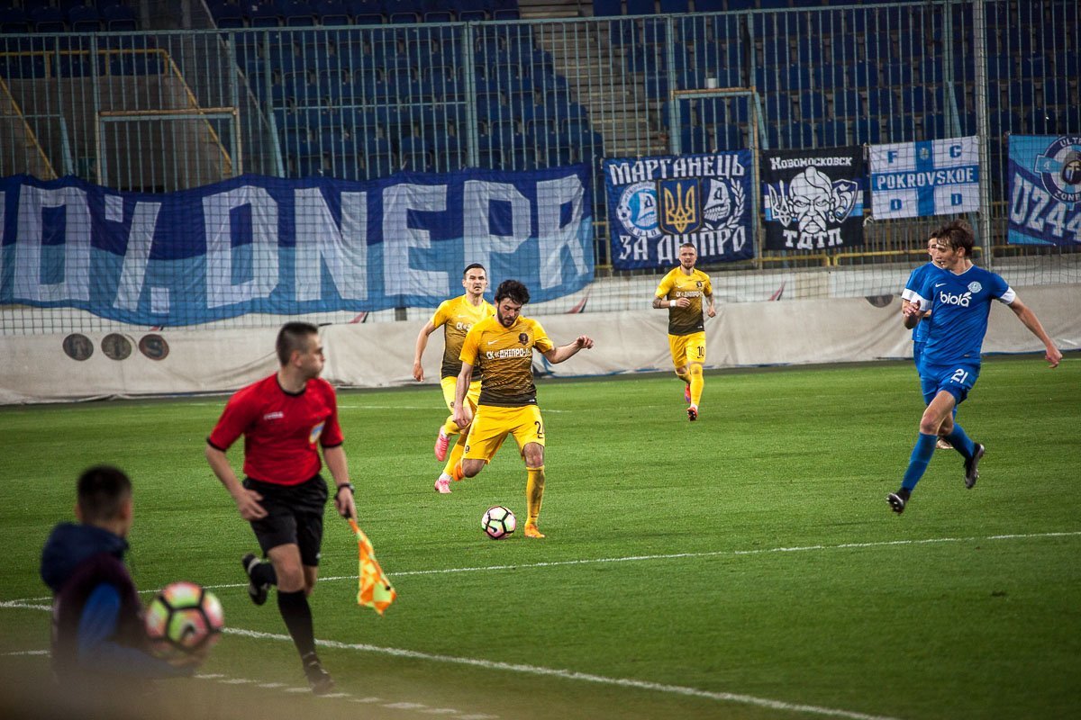 Футболисты СК практически сразу пошли в контратаку и на 83 благодаря Ярославу Супряге минуте на табло виднелось "1 - 2" в пользу гостей Футболисты СК практически сразу пошли в контратаку и на 83 благодаря Ярославу Супряге минуте на табло виднелось "1 - 2" в пользу гостей