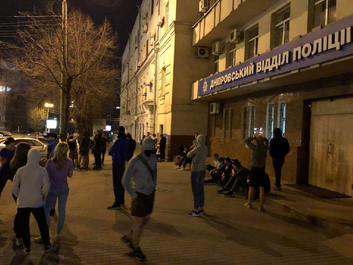 Полиции удалось задержать некоторых фанатов Полиции удалось задержать некоторых фанатов