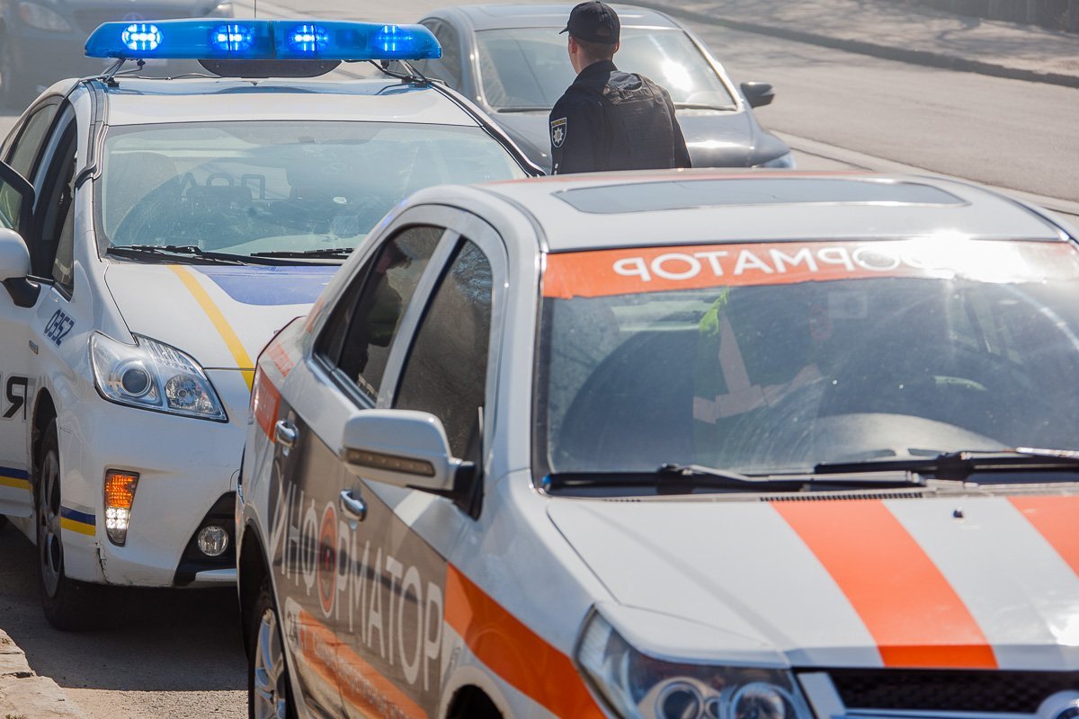 На место инцидента также подъехал патрульный экипаж