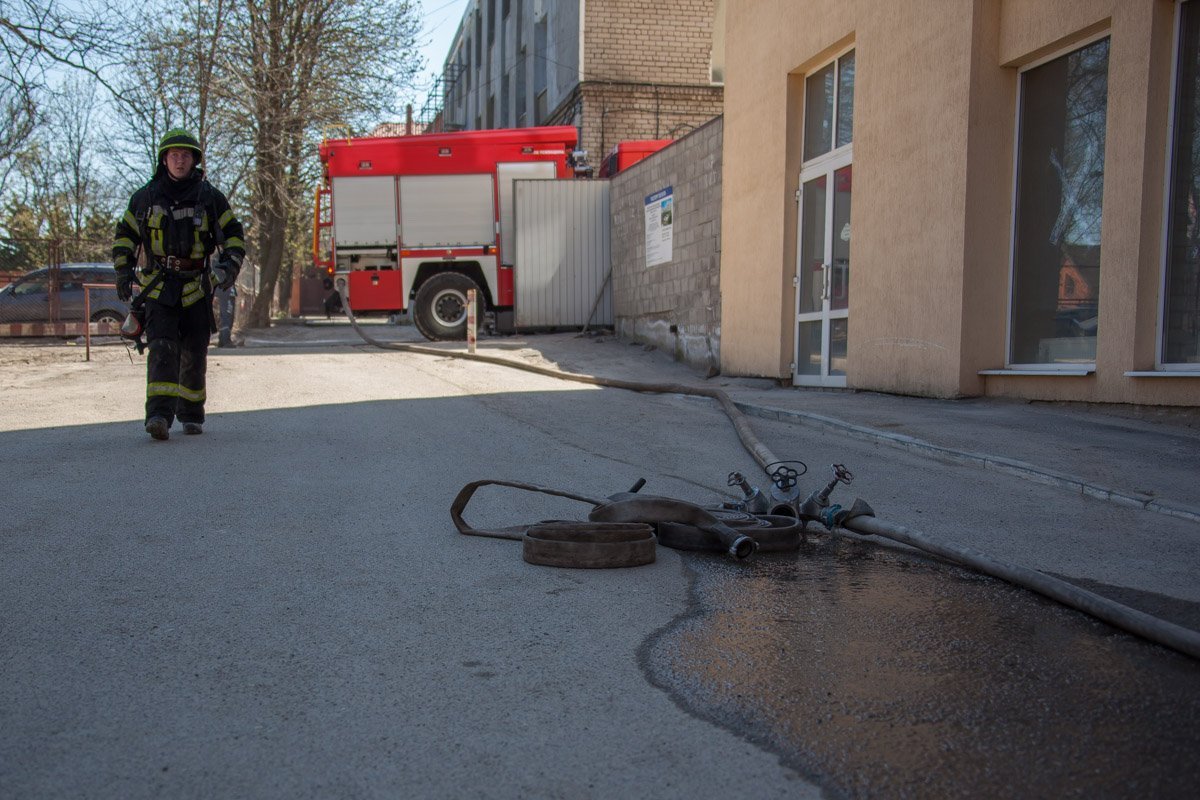 Спасатели быстро ликвидировали пожар Спасатели быстро ликвидировали пожар