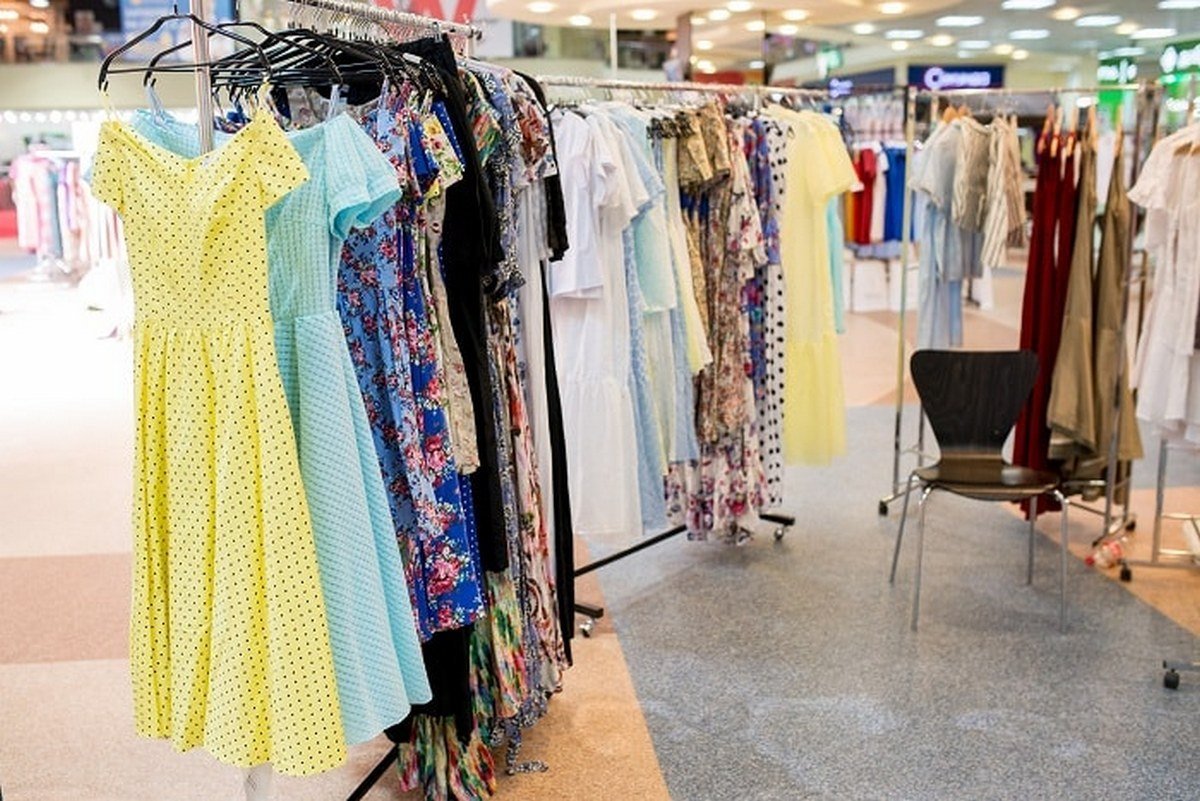 В этом курсе вы рассмотрите разные темы касающиеся модной индустрии В этом курсе вы рассмотрите разные темы касающиеся модной индустрии