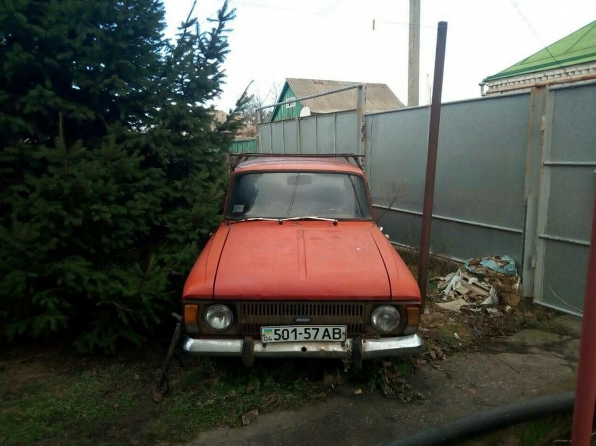 Объем двигателя "Москвича" - 1300 см³