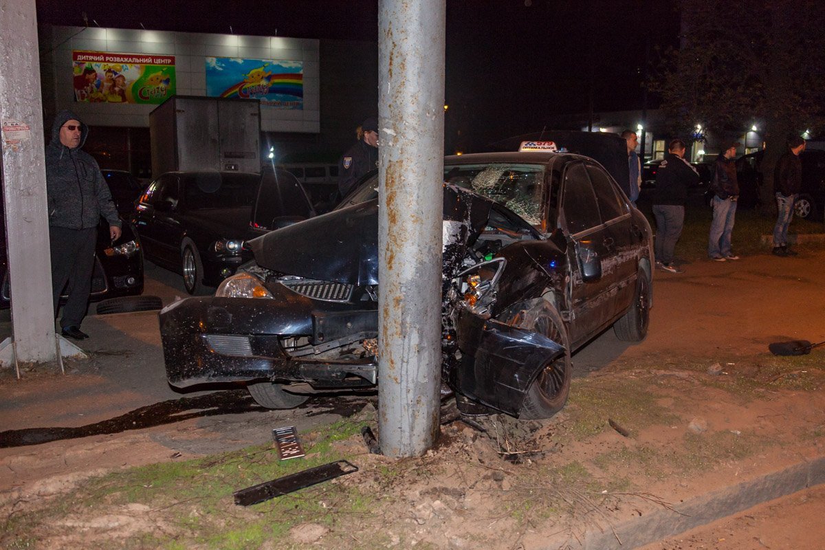 Audi подрезал такси и скрылся