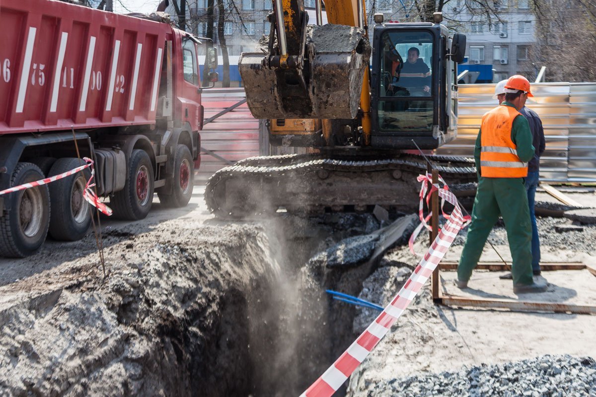 10 апреля уже залили первый фундамент 10 апреля уже залили первый фундамент