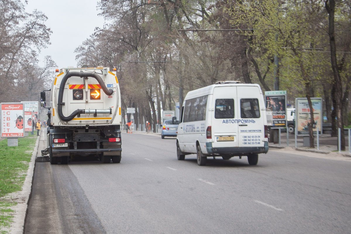 Всего в год город тратит около 170 миллионов гривен на уборку - зимой и летом Всего в год город тратит около 170 миллионов гривен на уборку - зимой и летом