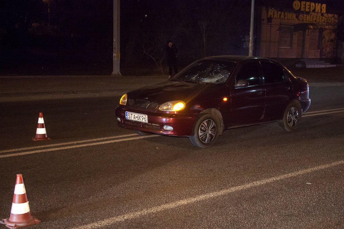 На Калиновой сбили парня