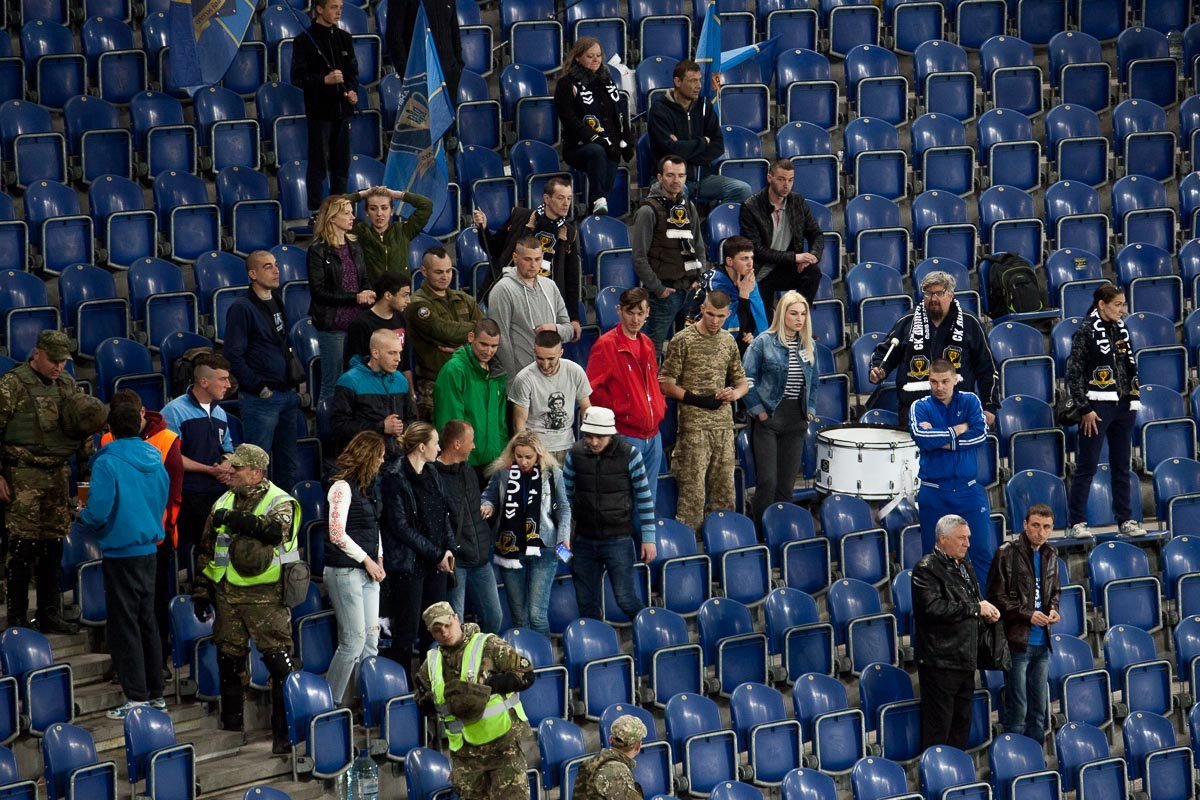 Фан-зона СК "Днепр-1" поддерживала, как могла