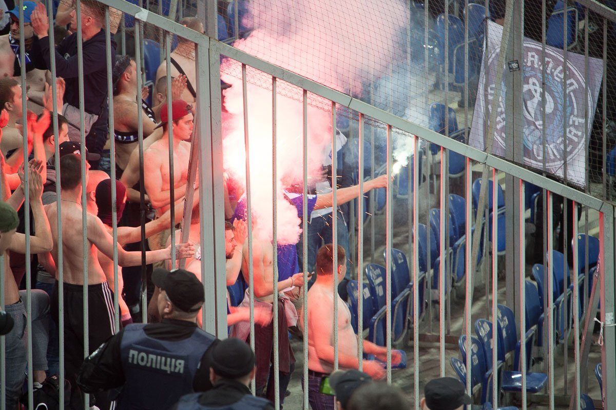 Наши флаги бело-голубые, мы болеем за 