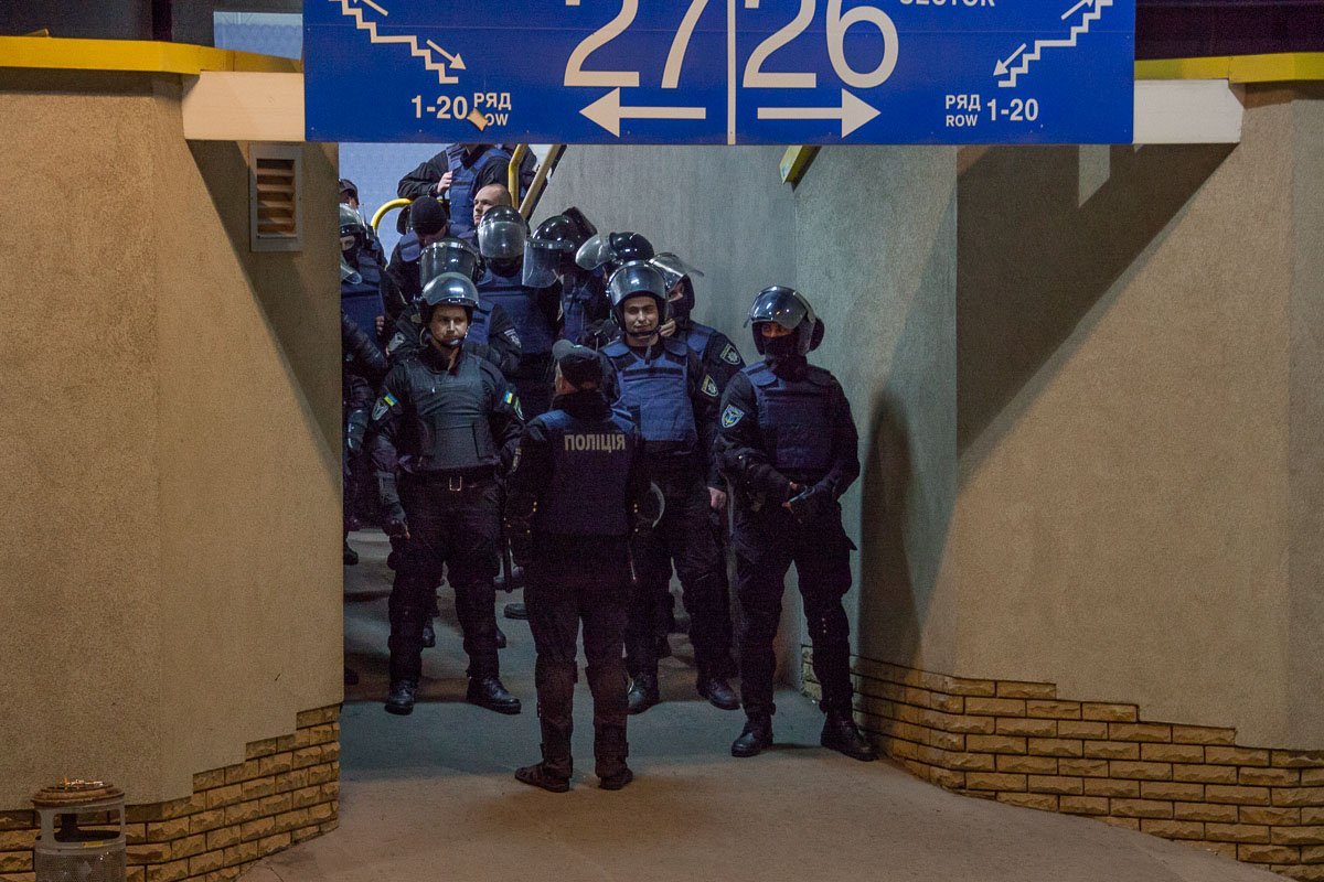 Служити та захищати