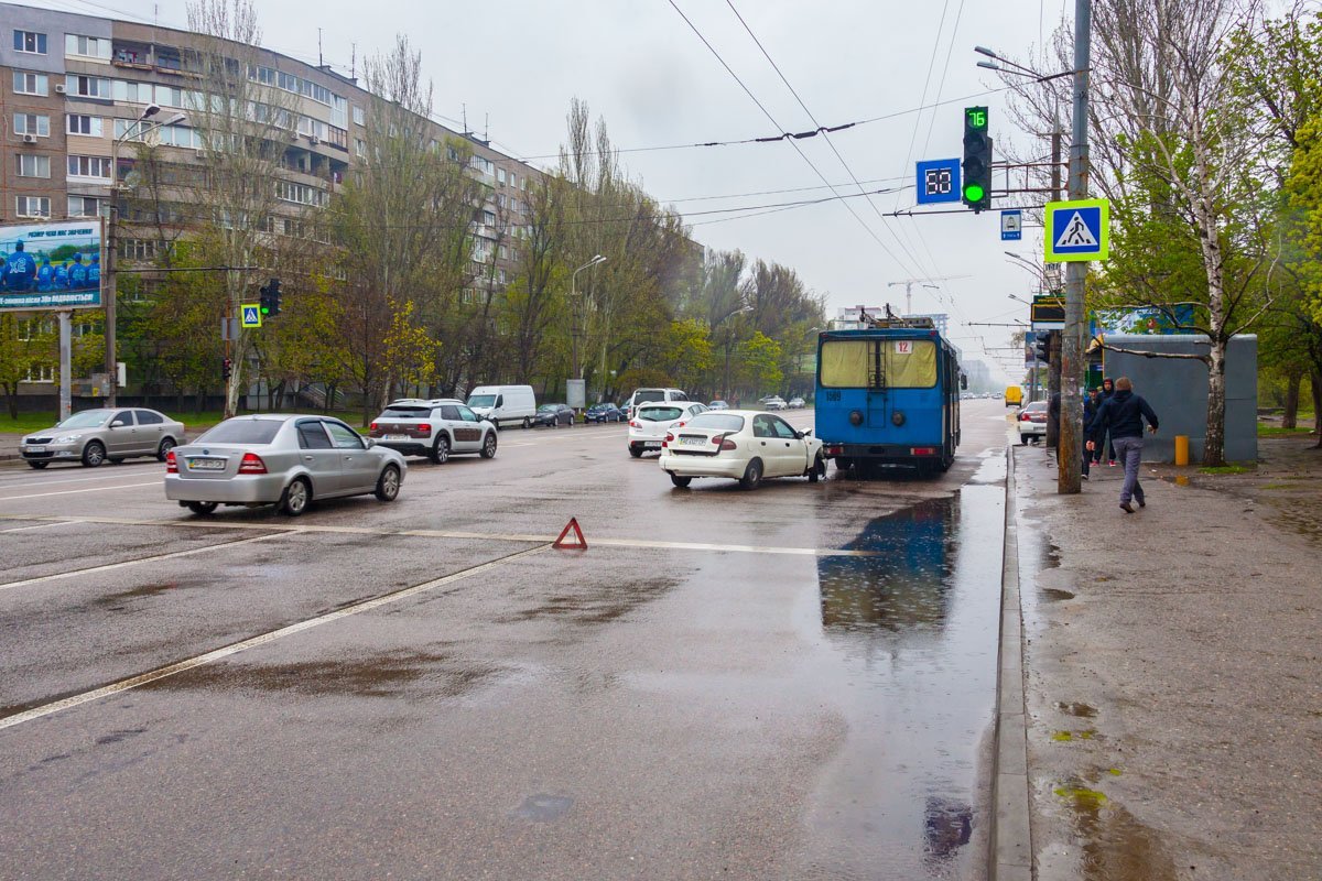 ДТП произошло в районе остановки ж/м Победа-3 ДТП произошло в районе остановки ж/м Победа-3