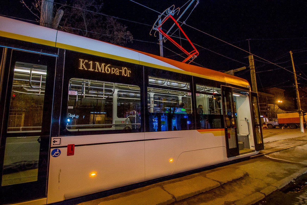 На улицах Днепра появился новый трамвай На улицах Днепра появился новый трамвай