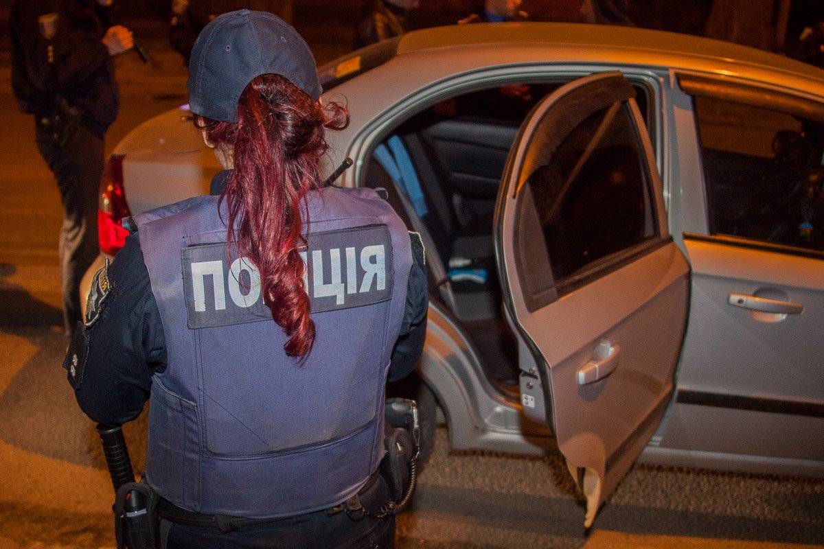 Злоумышленников задержали около 4:00 Злоумышленников задержали около 4:00