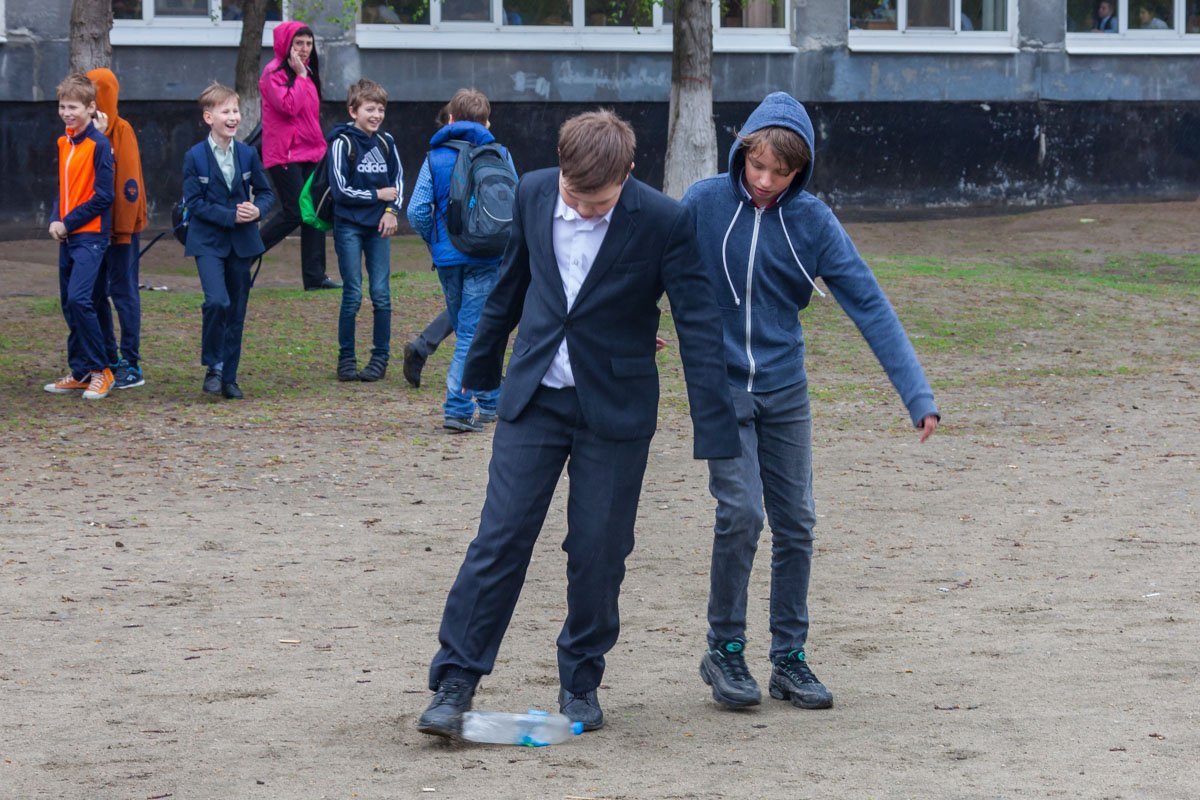 Каждый развлекался, как мог