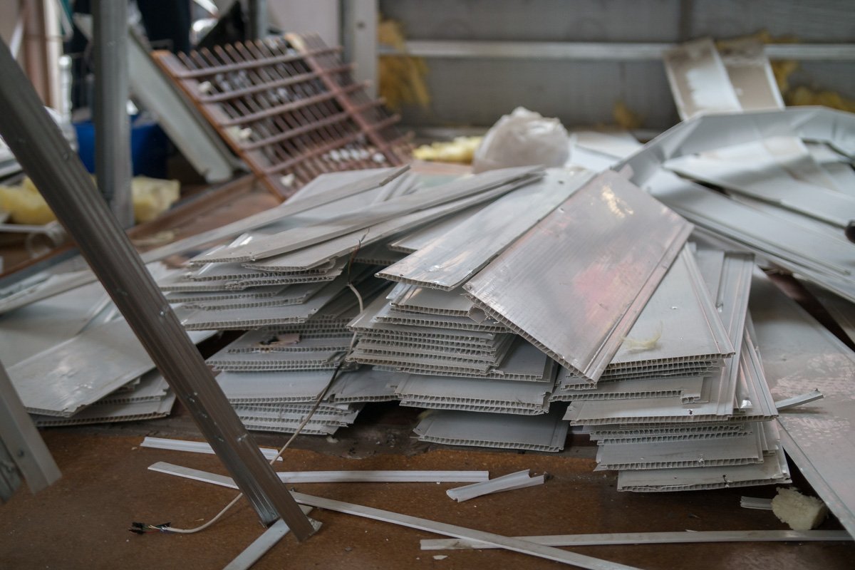 Коммунальщики крушили все, что видели