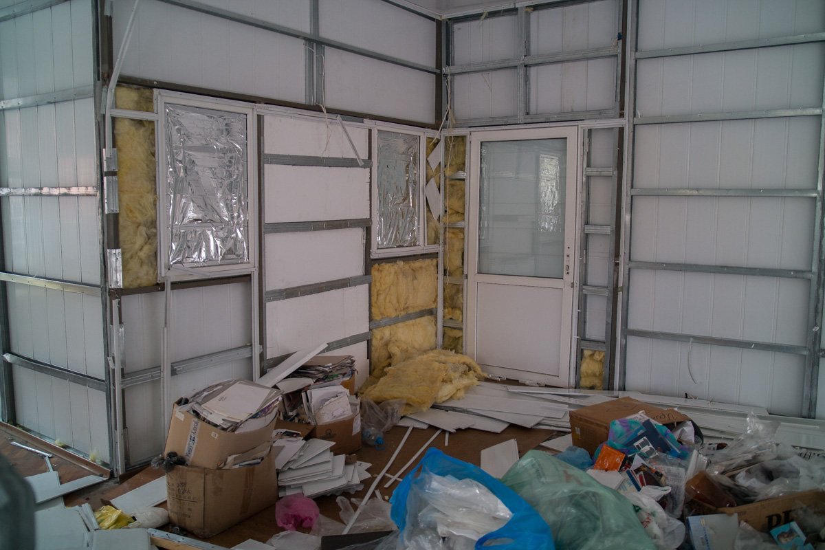 От магазинов не осталось ничего живого