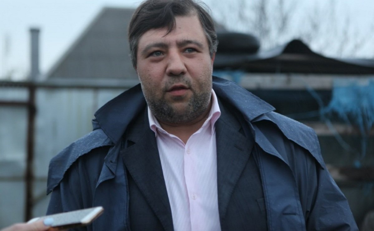 Александр полностью отрицает то, что на участке - "приемка" металлолома