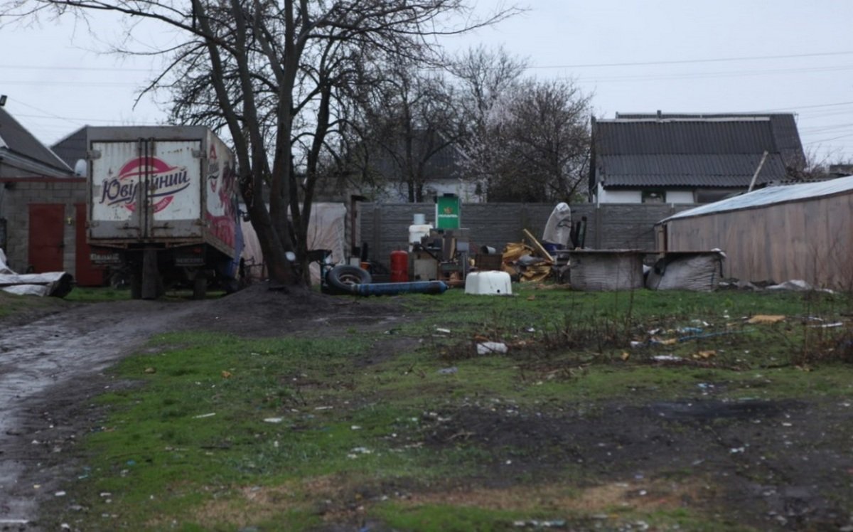 Внутренний двор участка