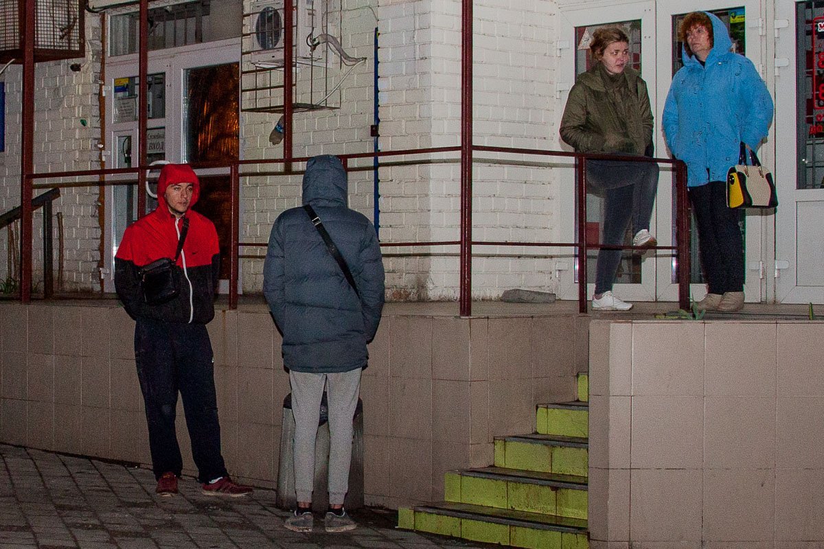 На месте происшествия находились мама и сестра одного из несовершеннолетних задержанных