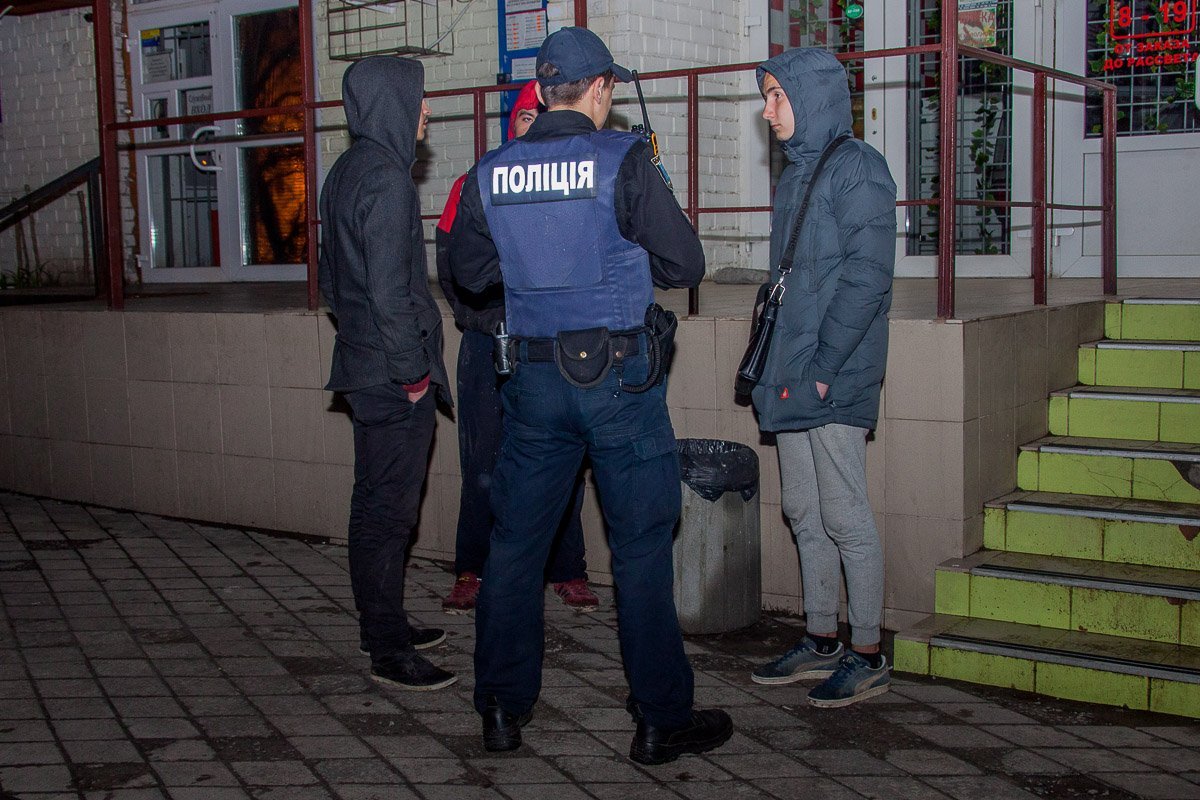 Парни заявляют, что стали бежать из-за того, что испугались полицейских