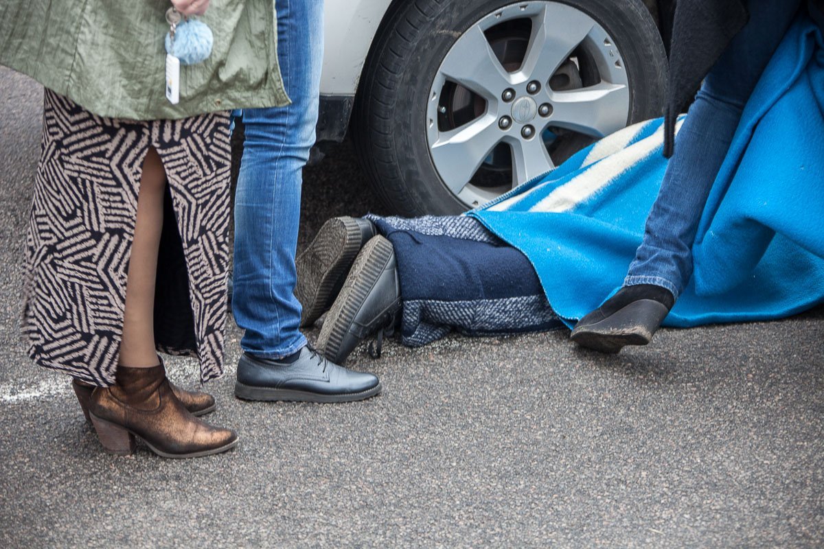 На проспекте Хмельницкого Subaru сбил девушку На проспекте Хмельницкого Subaru сбил девушку