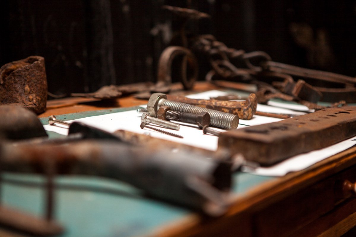 Стол кузнеца, как отрывок постапокалиптического фильма Стол кузнеца, как отрывок постапокалиптического фильма