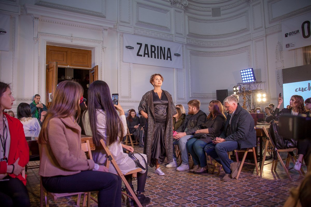 Успешные женщины прошлись по музею Успешные женщины прошлись по музею