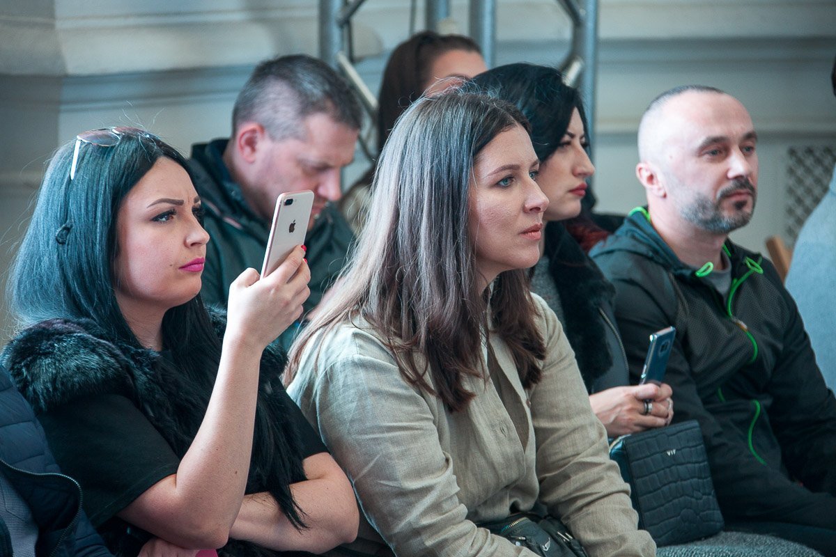 Так, где тут трансляцию начать? Так, где тут трансляцию начать?