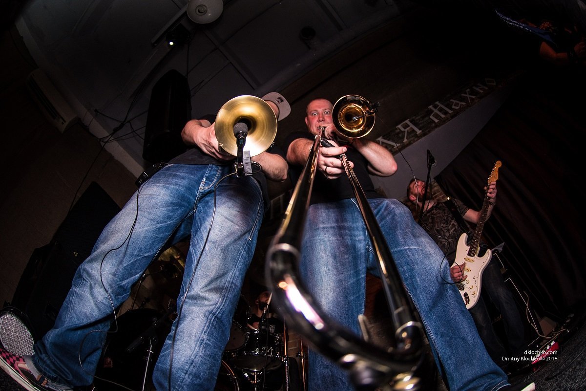 В Днепре в пабе "Махно" выступила группа Mad Heads 3